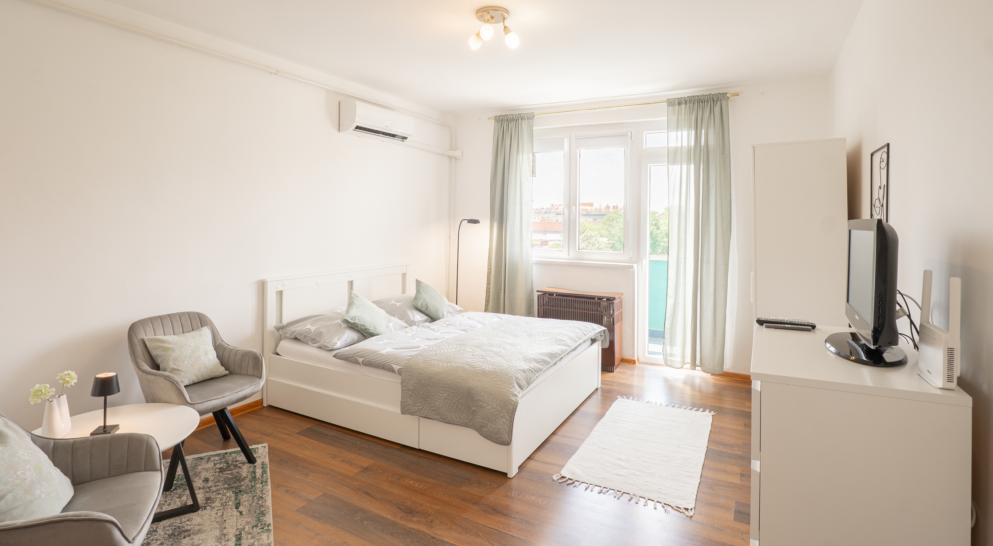 kati_apartman_szeged_haloszoba_franciaagy_ulokucko